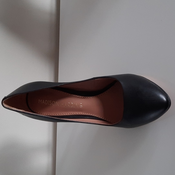 Madison Harding size 6 black leather high heels - Picture 2 of 3